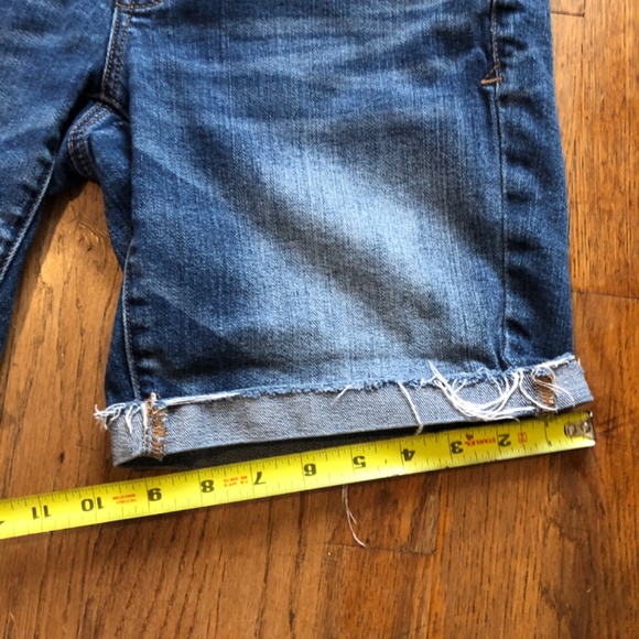 Stretch American Eagle Womens 6 Jean Distressed Shorts Mid Length - Picture 7 of 10